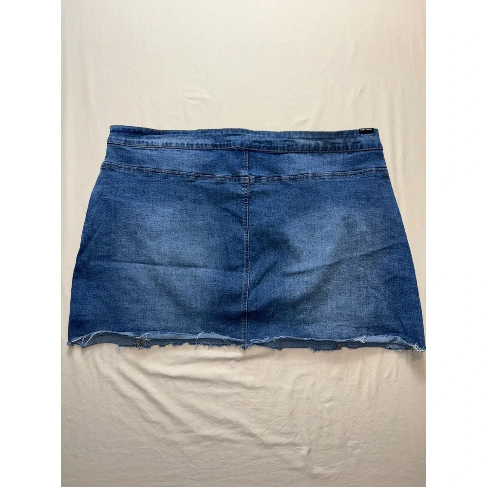 Almost Famous Denim Mini Skirt Womens Plus Size 24 Blue Button‎ Front Raw Hem
